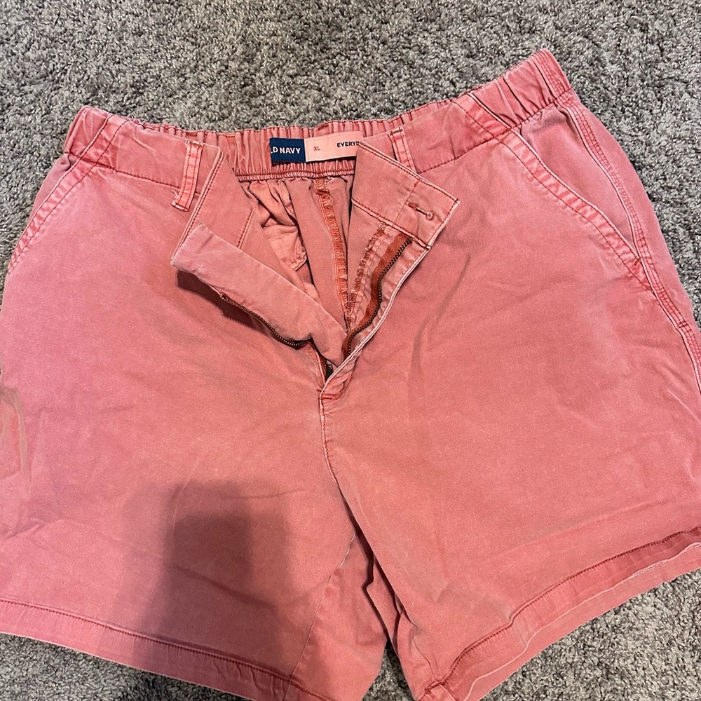 XL old navy everyday shorts coral color